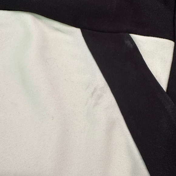 Large white/black BEBE dress - Picture 7 of 7